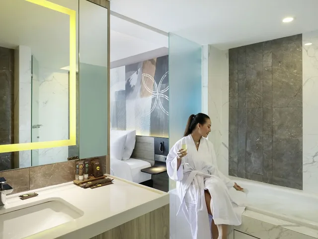 جناح جونيور بسرير كينج، Novotel Suites Yogyakarta Malioboro 5/7