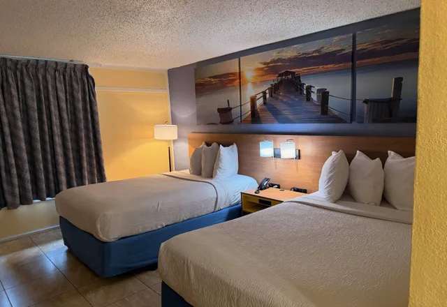 غرفة رباعية بسريرين مزدوجين لذوي الإعاقة، Days Inn by Wyndham St. Petersburg / Tampa Bay Area 2/3