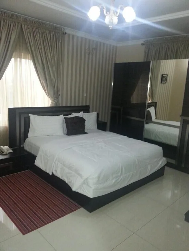 غرفة ملكية بسرير كينج، Tenache Hotels 1/1