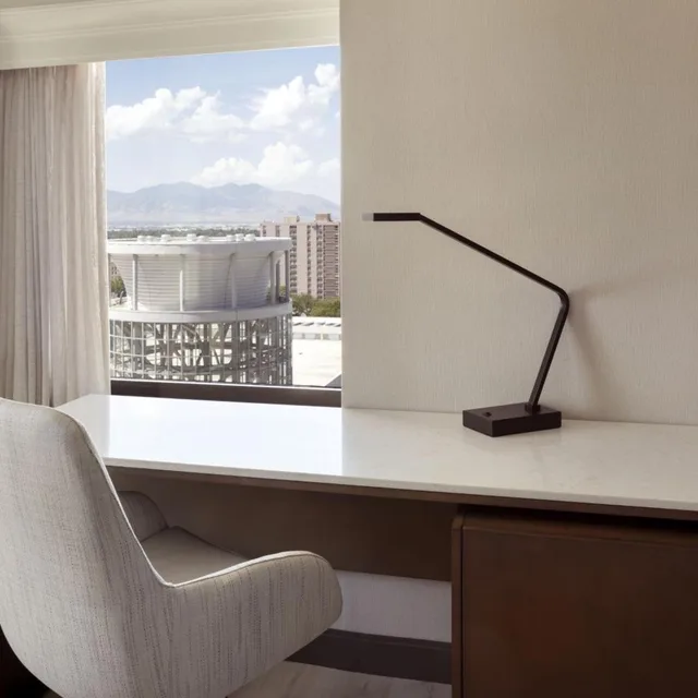 غرفة كبيرة ركنية بسرير كينج، Salt Lake City Marriott Downtown 4/4
