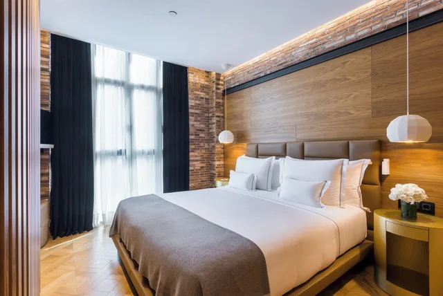 Executive, Studio, King Bed, Monument Hotel 1/3