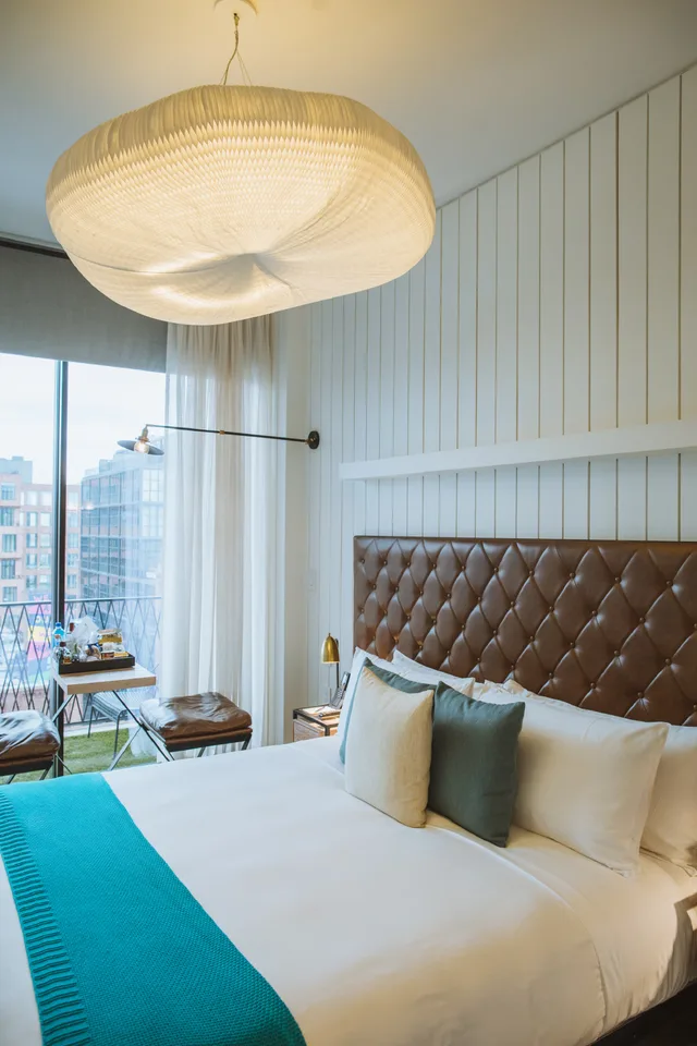 Premier, Queen Bed, Arlo Williamsburg 2/5