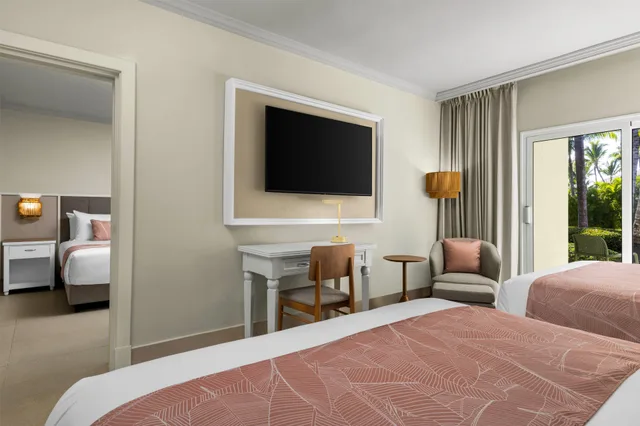 Junior Suite, Family, 1 King and 2 Double Beds, Tropical View، Wyndham Alltra Punta Cana All-Inclusive Resort Hotel 4/6