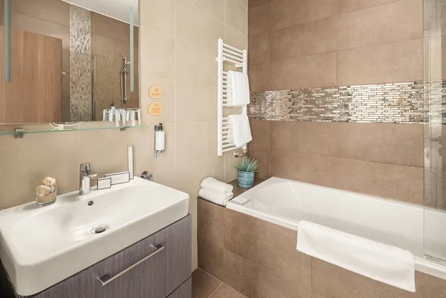 Executive, Studio, King Bed, Mamaison Residence Sulekova Bratislava 3/4