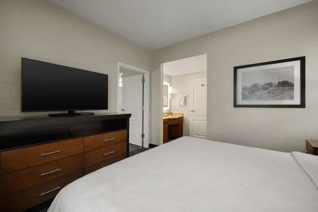 جناح بسرير كينج مع أريكة لذوي الإعاقة، Homewood Suites By Hilton Bakersfield 1/3