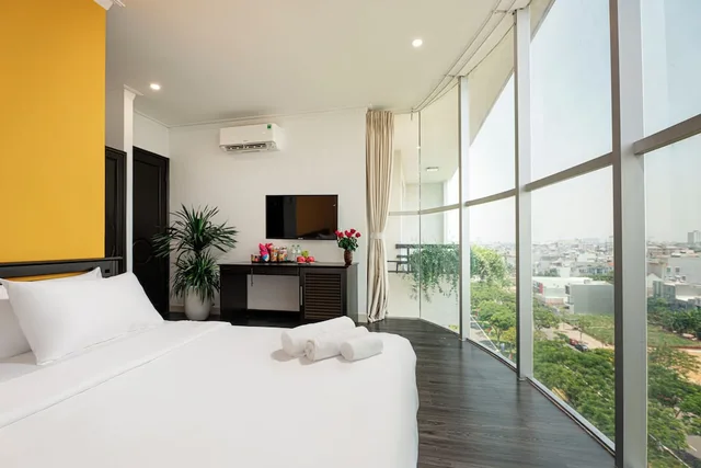 غرفة جونيور بسرير كوين بإطلالة على المدينة، Amanda Hotel 3/9