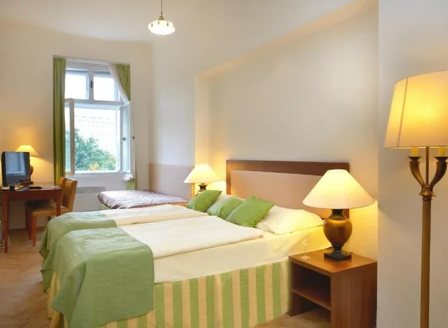 غرفة بسريرين منفصلين، Wenceslas Square Hotel 4/10