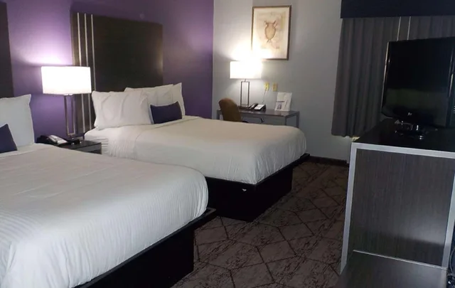 غرفة داخلية بسريرين كوين، SureStay Plus Hotel by Best Western Warner Robins AFB 3/5