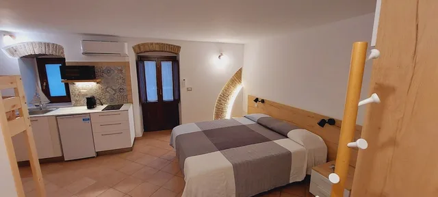 استوديو بسرير كوين بشرفة، B&amp;B La Suite 4/8