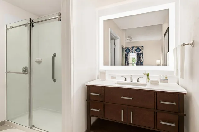 جناح بسرير كينج مع أريكة، Homewood Suites Fort Myers at the Bell Tower Shops 4/5