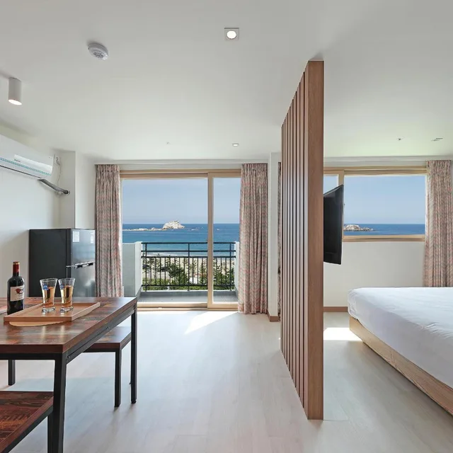 جناح بانورامي بسرير فردي بإطلالة على البحر يُسمح فيها بالحيوانات الأليفة، Ocean To You Resort Sokcho Seorak Beach Hotel And Condo 2/5
