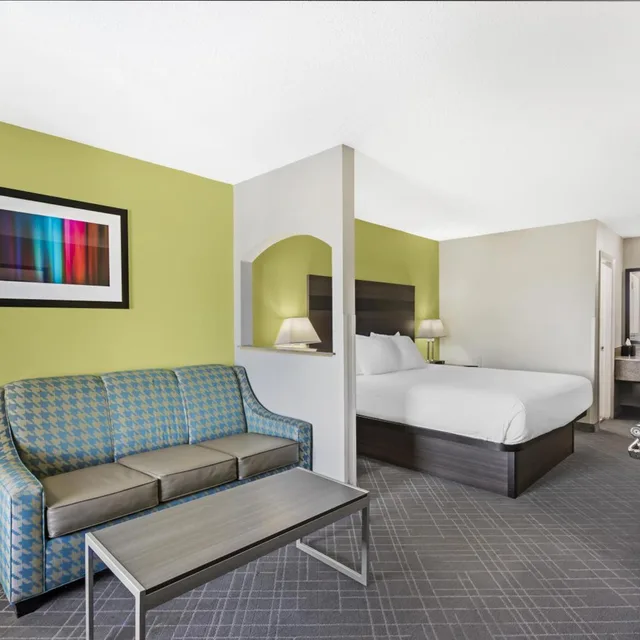 غرفة بسرير كينج للمدخنين، Best Western Inn Florence 5/10