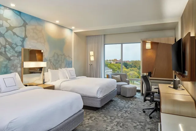 غرفة بسريرين كوين لذوي الإعاقة، Courtyard by Marriott Albany Airport 1/3