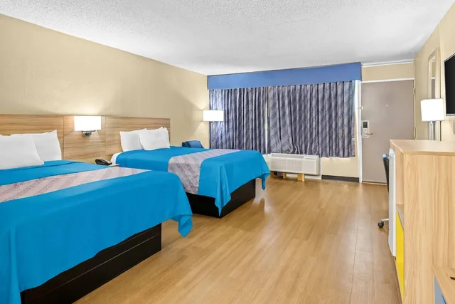 جناح استوديو بسريرين مزدوجين، Days Inn by Wyndham Lafayette Near Lafayette Airport 1/8