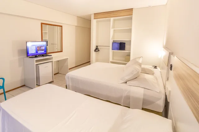 غرفة سوبيريور بسرير مزدوج وسريرين منفصلين بإطلالة على البحر، Hotel Porto Sol Beach 4/10
