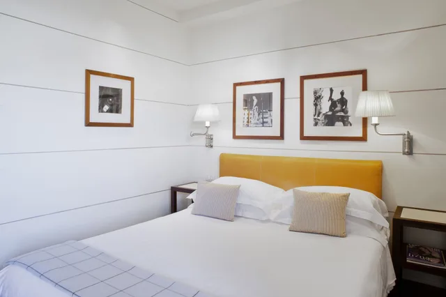 Gallery، Gallery Art Hotel 2/10
