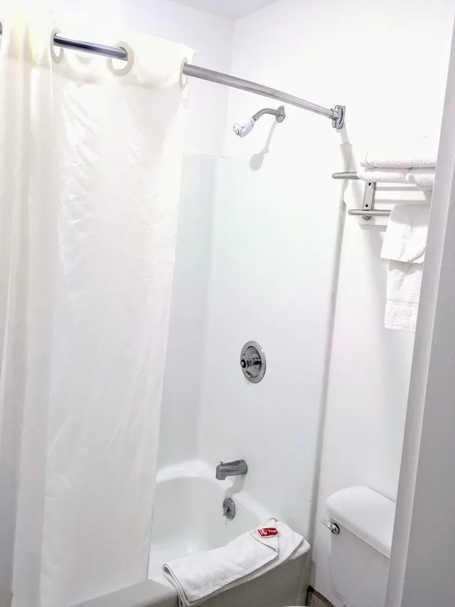 غرفة قياسية بسرير كوين، Econo Lodge Milldale - Southington 2/3
