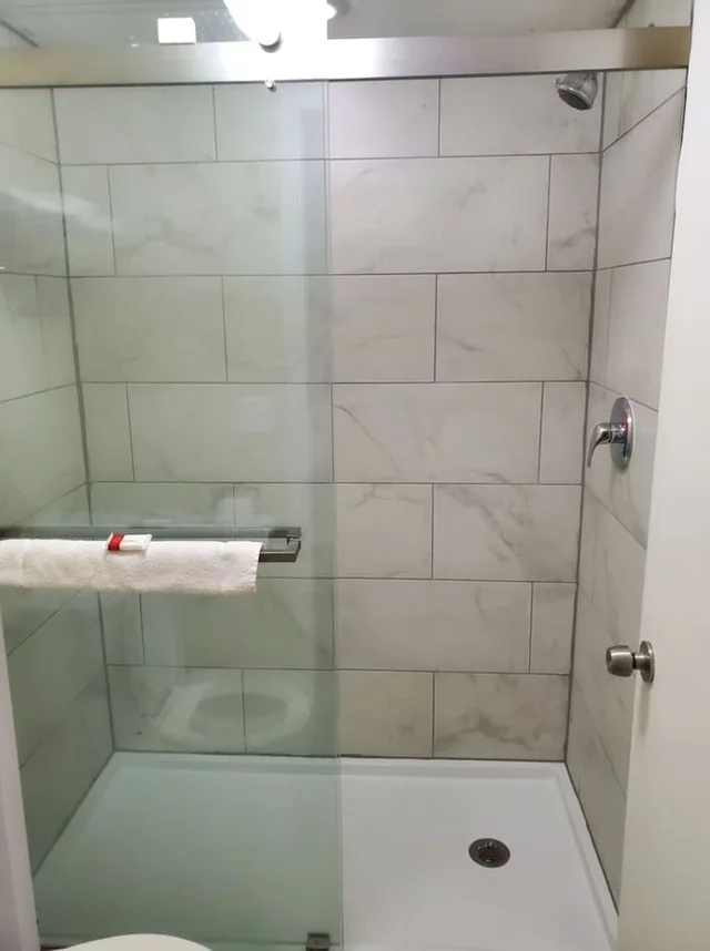 Deluxe, Studio, Suite, King Bed, Grove City Travel Inn Columbus South 6/6