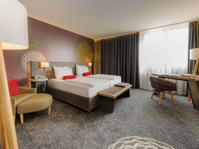 غرفة سوبيريور بسريرين منفصلين مع أريكة، Mercure Hotel Muenchen City Center 6/10