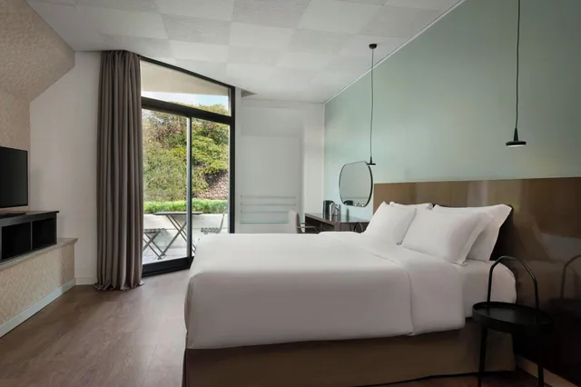 غرفة سوبيريور بسرير كينج، Four Points By Sheraton Catania Hotel And Conference Center 5/10