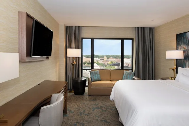 غرفة بريميوم بسرير كينج، The Westin Huntsville 3/10