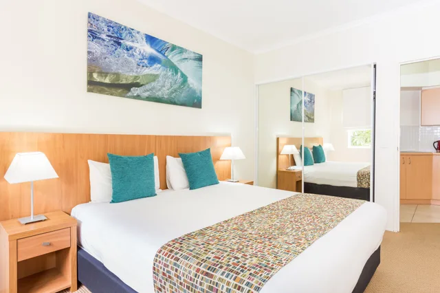 استوديو بسرير كينج، Ramada Resort by Wyndham Shoal Bay 1/4
