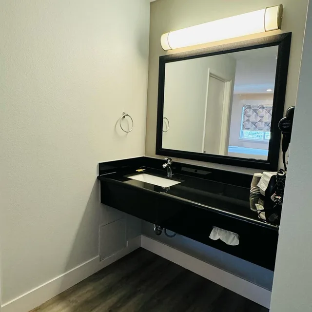 غرفة رباعية، Rodeway Inn Martinez, CA 6/6