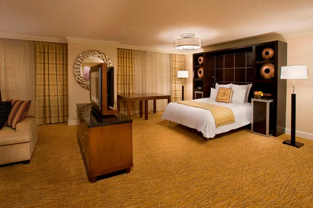 جناح، Toronto Airport Marriott 1/7