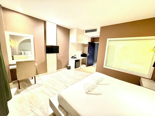 Superior, King Bed, No Balcony، De Coze Hotel 3/4