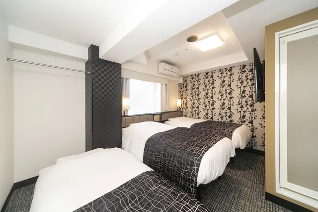 غرفة ثلاثية بسريرين منفصلين مع أريكة، Apa Hotel Kyoto Ekimae 2/6