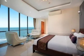 Suite, Double Bed, Corvin Hotel 2/3