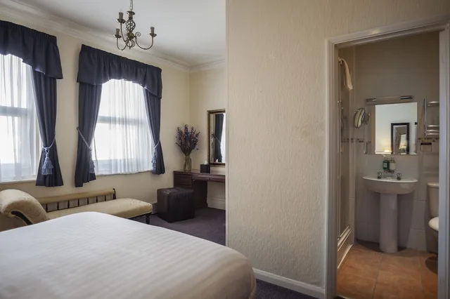 غرفة سوبيريور مفردة، OYO Devonshire Park Hotel 3/3