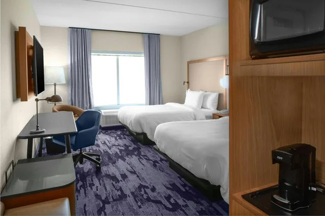 جناح بسريرين كوين مع أريكة بحوض استحمام لذوي الإعاقة، Fairfield Inn & Suites by Marriott Somerset 3/6