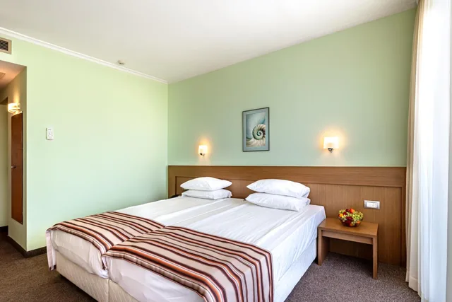 غرفة بسرير مزدوج أو سريرين منفصلين بشرفة، Jeravi Hotel 6/10