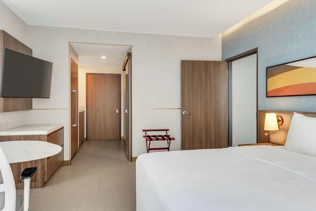 غرفة كلاسيكية بسرير كينج بغرفة نوم واحدة، Hilton Garden Inn San Jose Airport City Mall 1/4