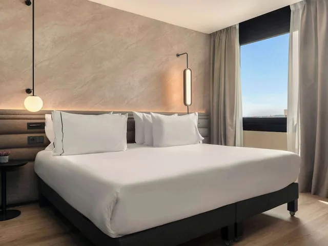 غرفة تنفيذية بسرير كينج، Novotel Valencia Lavant 2/10