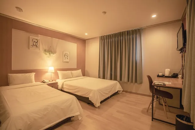 Deluxe, 1 Double and 1 Single Bed, JEJU STAY HOTEL OF JEJU CITY 10/10
