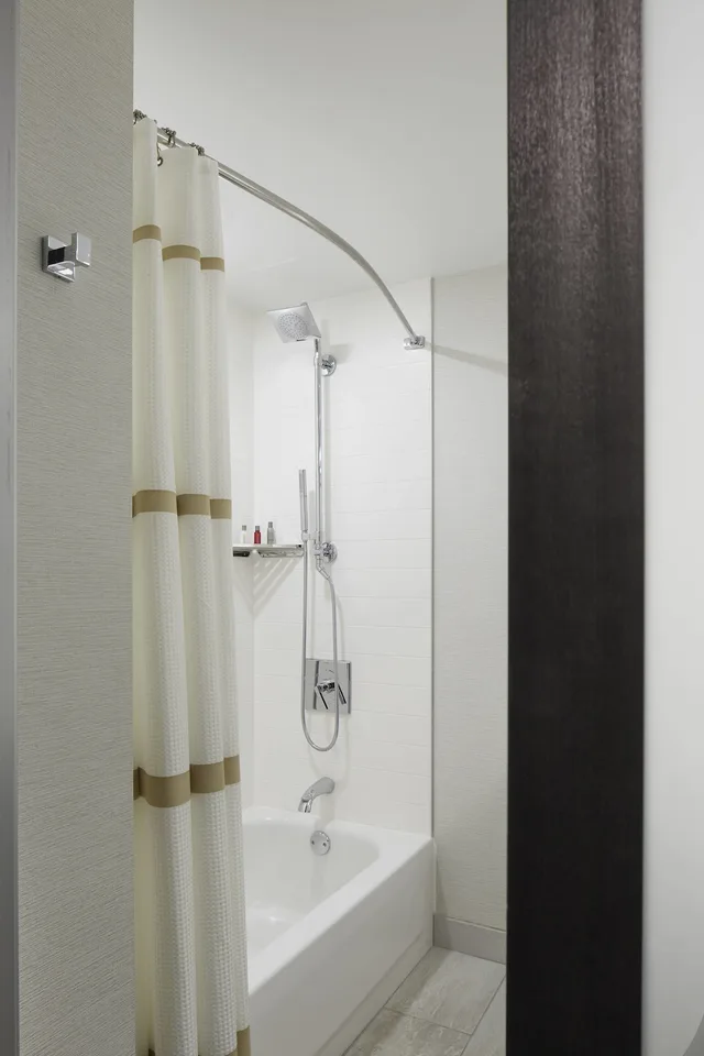 Room, 2 Double Beds, Columbus Marriott Northwest 4/5