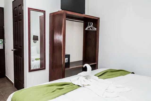 غرفة قياسية بسرير كينج بشرفة، Hotel Coco Palms 8/10