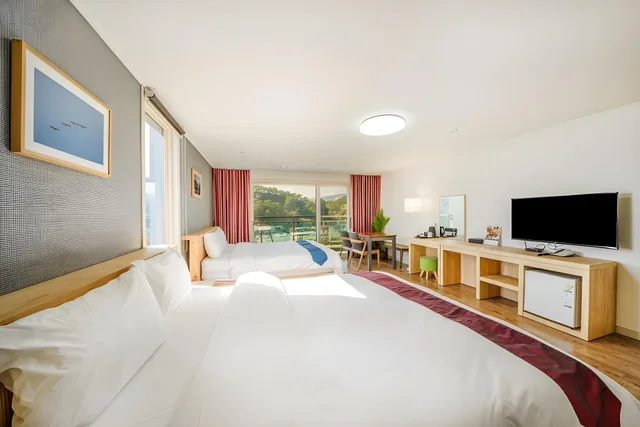 Deluxe, Twin Beds, Cheonjiyeon Crystal Hotel 1/1