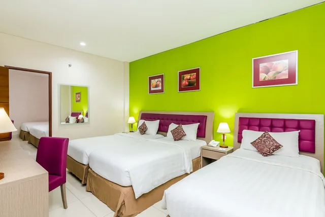Connecting, Standard, Triple, 1 Double and 1 Single Bed, No Window، Kuta Central Park Hotel 4/10