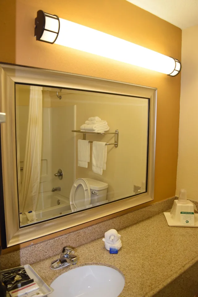 غرفة قياسية بسريرين كوين، Best Western West Hills Inn Chadron 4/4