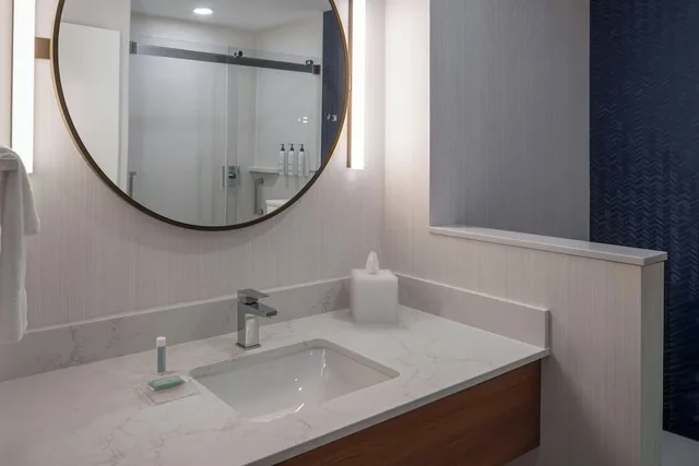 Room, King Bed, City View, Fairfield by Marriott Inn & Suites Surprise Prasada 2/4
