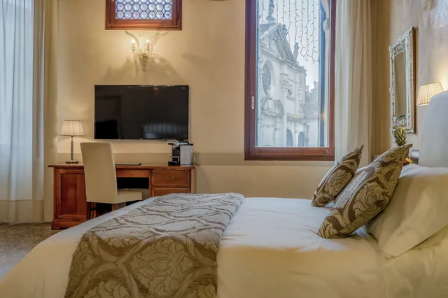 جناح جونيور بسرير كوين وسريرين منفصلين، Palazzo Vitturi Hotel 2/5