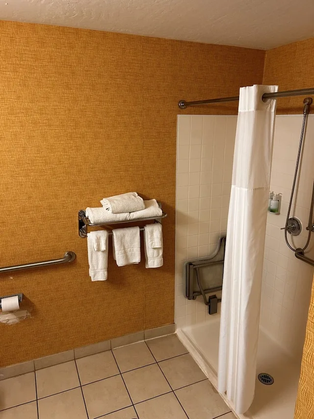 غرفة قياسية بسريرين كوين لذوي الإعاقة، Greentree Inn Suites In Pinetop 3/3