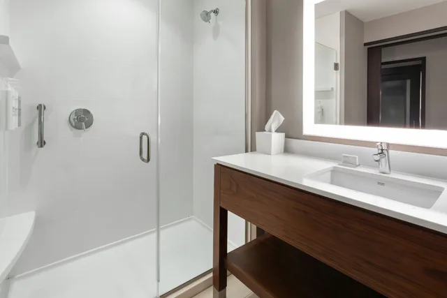جناح بسرير كينج، Hampton Inn By Hilton Nashville Airport Century Place 6/9