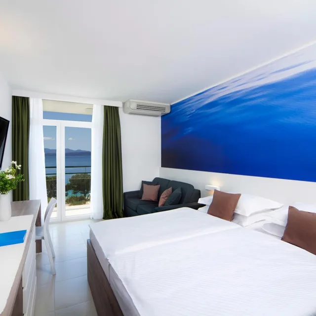 Superior, Double Bed, Sea Side, Balcony, on the Side، Bluesun Hotel Neptun 1/5