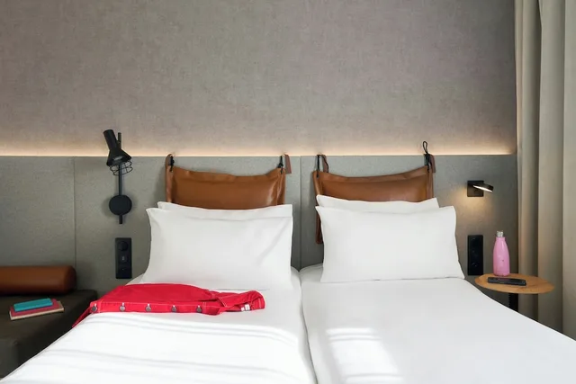 غرفة بسريرين منفصلين، Moxy Paris La Villette 6/10