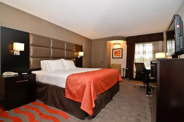 غرفة قياسية بسرير كينج، Holiday Inn Express Burlington 3/8