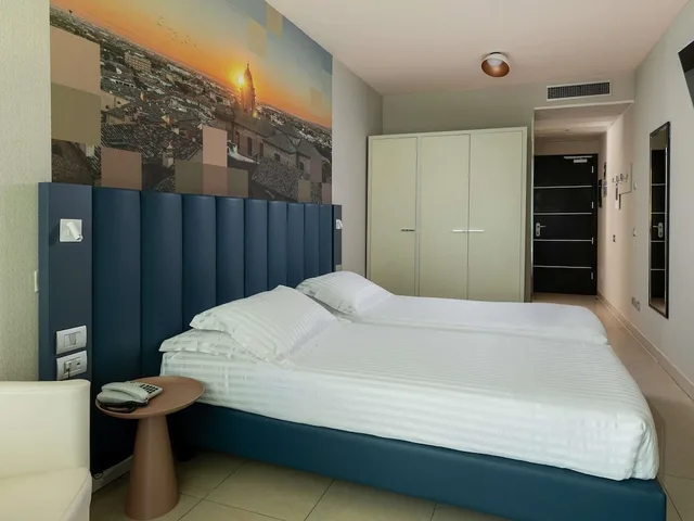 Classic, Twin Beds, Lateral Partial Sea View, Lateral Side Sea View, Terrace، MERCURE RIMINI ARTIS 2/10